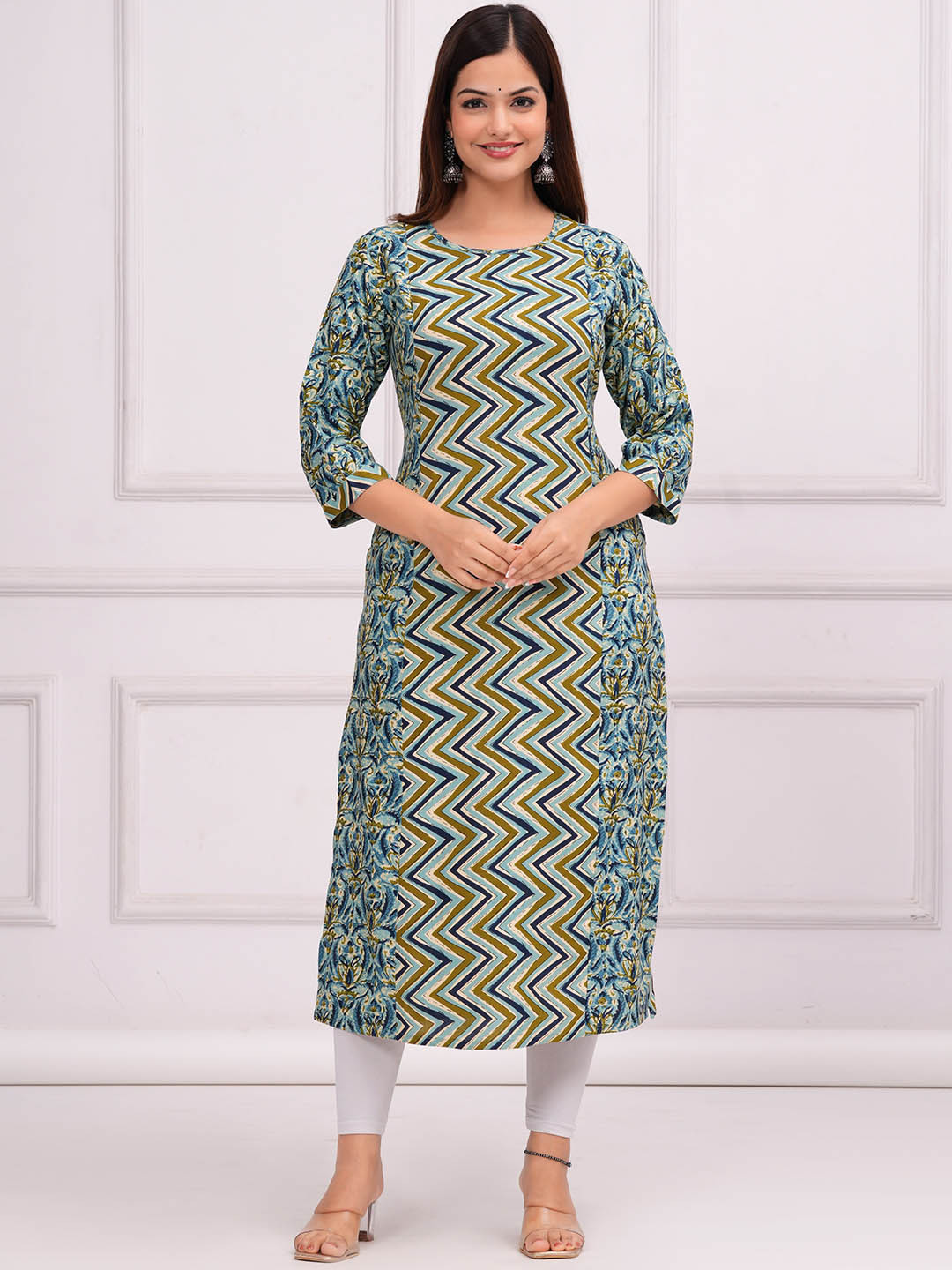

INDIANIC Geometric Printed Round Neck Straight Kurta, Green