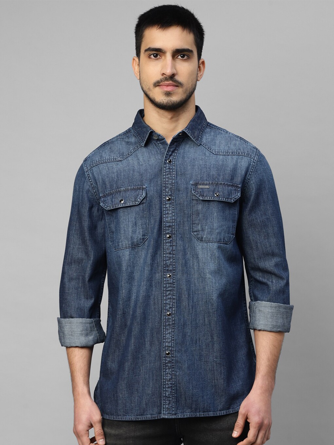 

Royal Enfield Men Faded Opaque Faded Formal Shirt, Blue