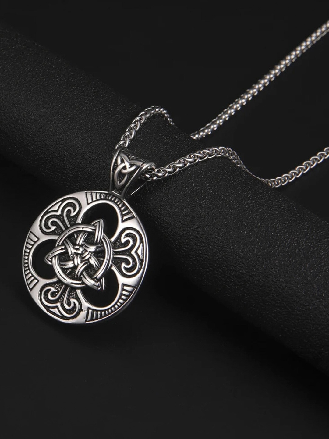 

Fashion Frill Silver-Plated Circular Pendants with Chain