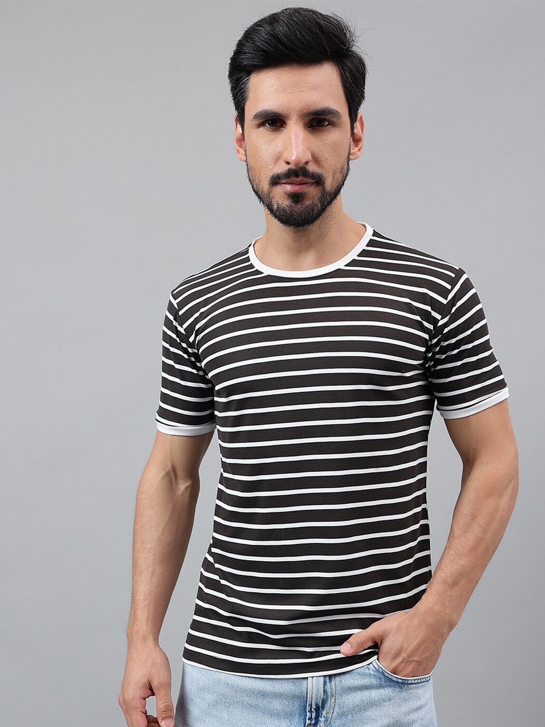 

Voroxy Striped Round Neck Short Sleeves Regular Fit T-shirt, Black
