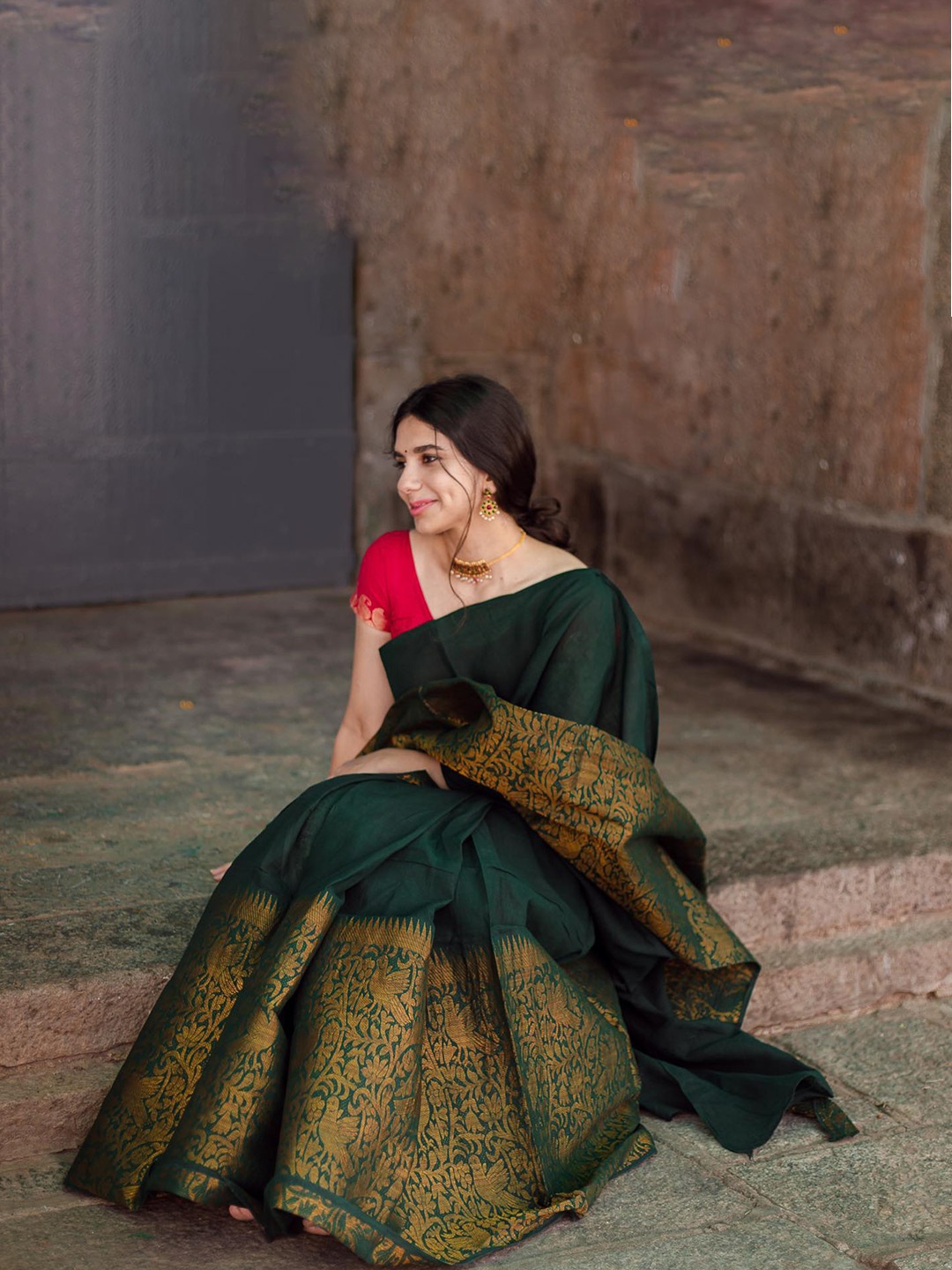 

HOLLYBEE TELLS Floral Woven Design Zari Banarasi Saree, Green