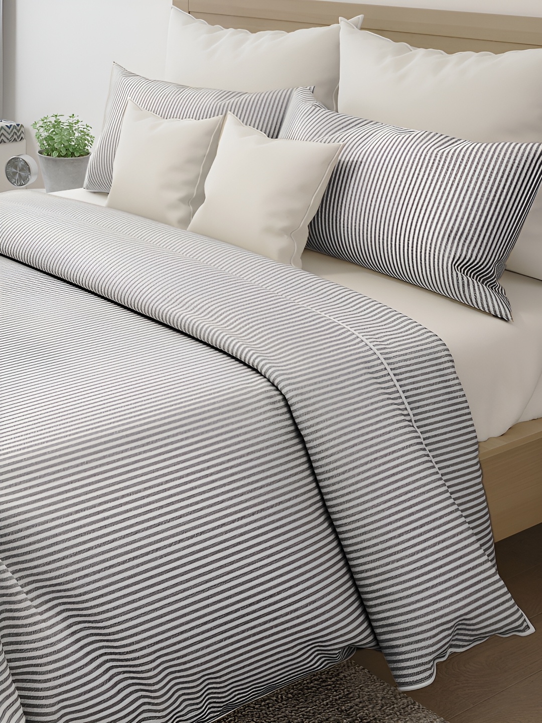 

LABHAM Charcoal & White Striped 144 TC King Bedsheet with 2 Pillow Covers