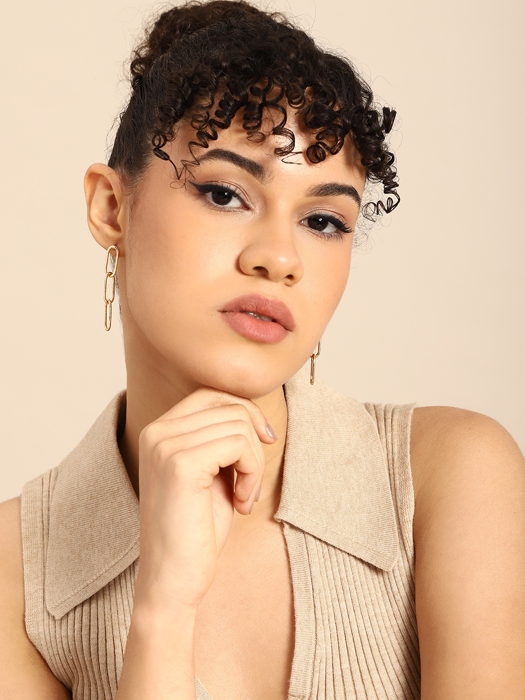 

DressBerry Gold-Plated Geometric Drop Earrings