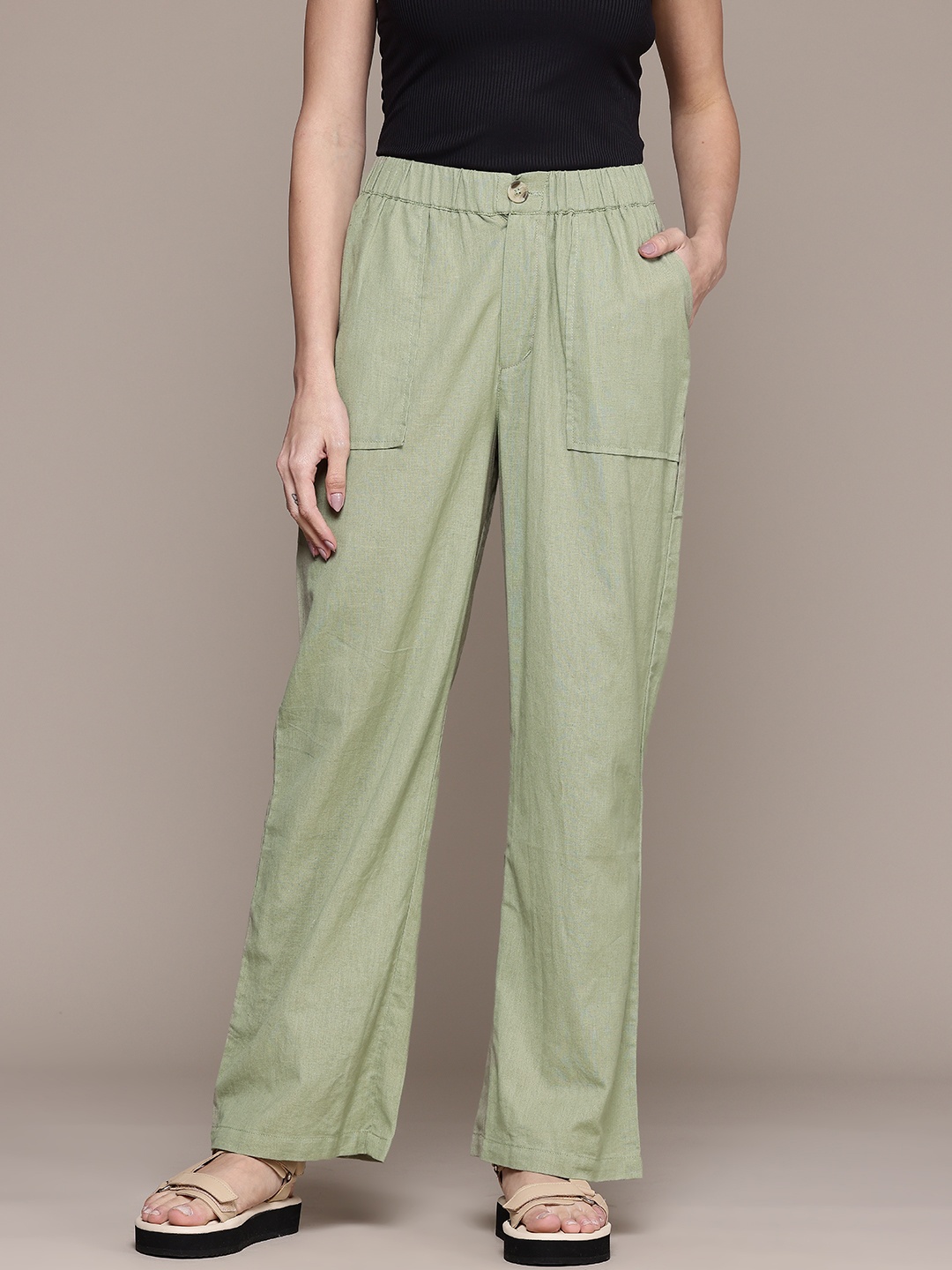 

The Roadster Lifestyle Co. Women Wide Leg Pocket Detail Trousers, Green