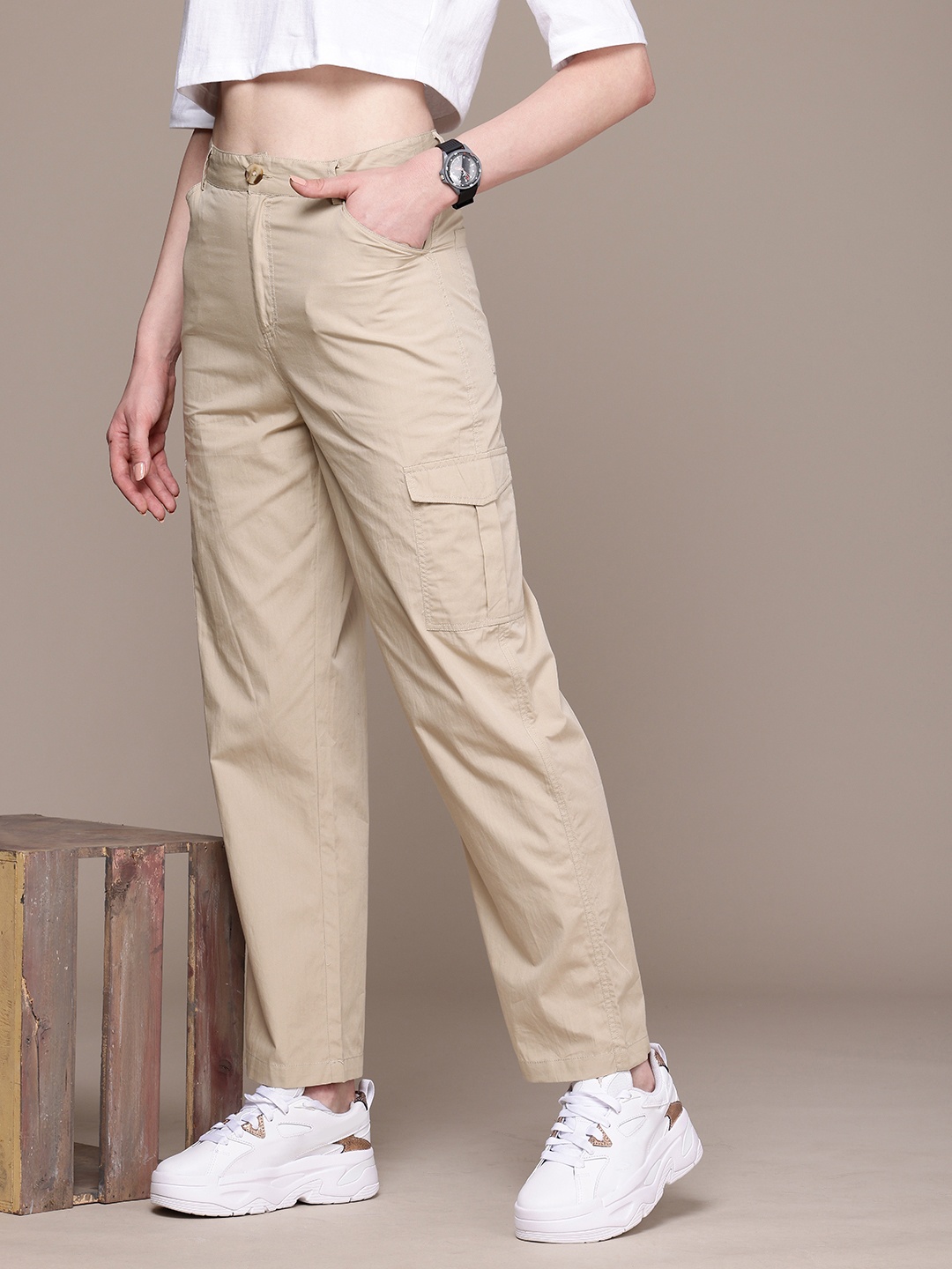 

The Roadster Life Co. Women Pure Cotton Cargos Trousers, Beige