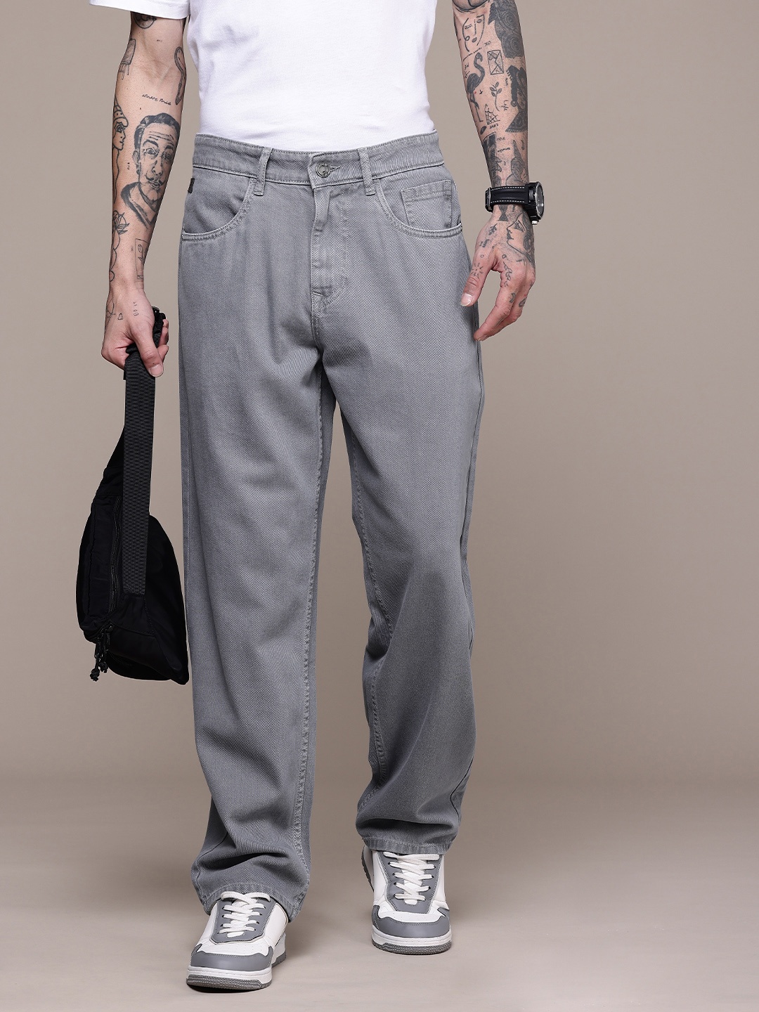 

WROGN Men Relaxed Fit Jeans, Grey