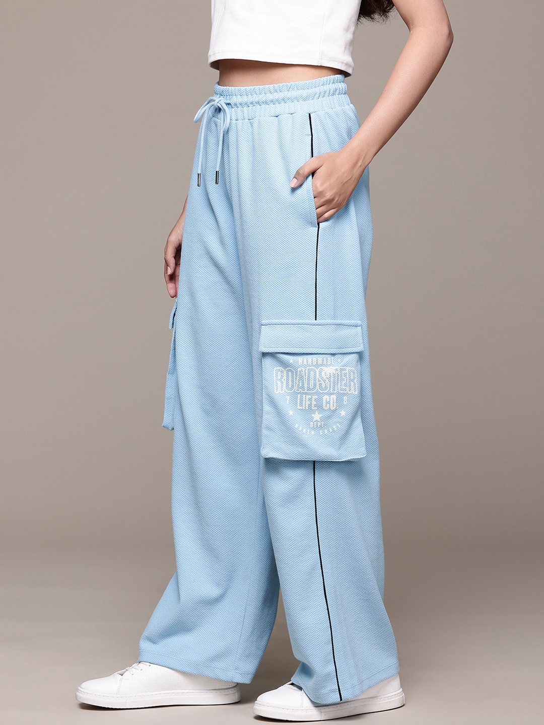 

Roadster Women Loose Fit High-Rise Non Iron Cargos Trousers, Blue