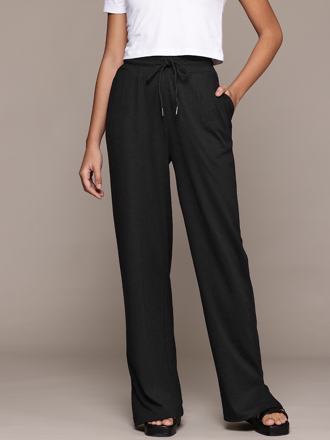 

The Roadster Lifestyle Co. Women Regular Fit Trousers, Black