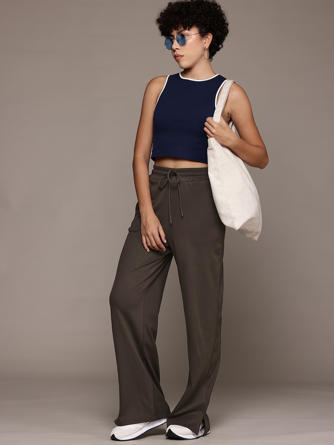 

The Roadster Lifestyle Co. Women Regular Fit Trousers, Brown