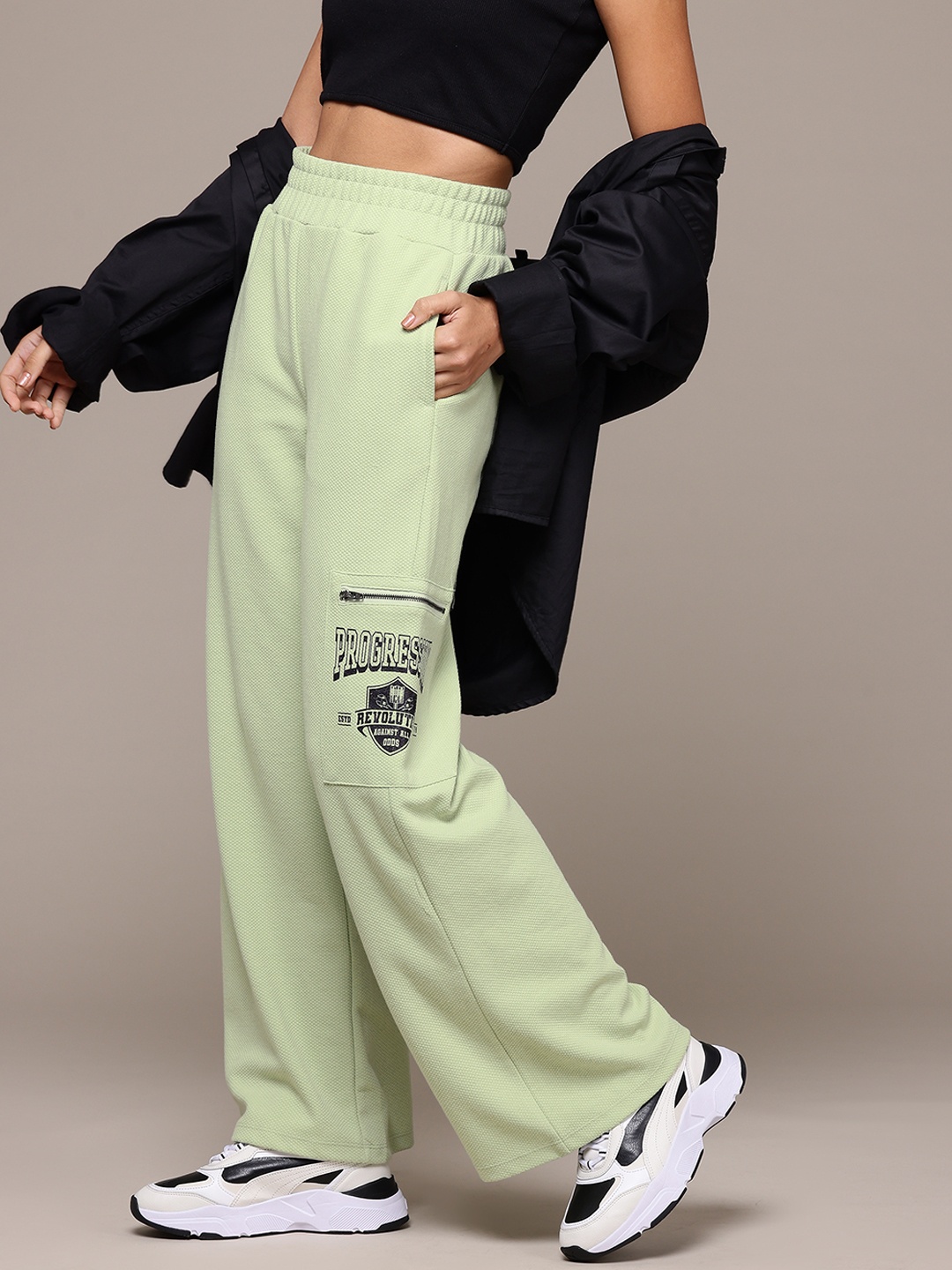 

The Roadster Lifestyle Co. Women Cargo Style Trousers, Green