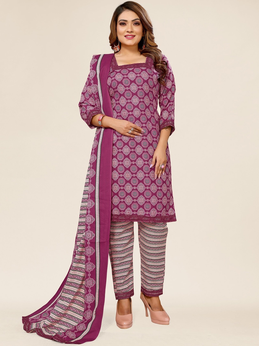 

TITANIUM SILK INDUSTRIES PVT. LTD. Printed Regular Kurta with Trousers & With Dupatta, Pink