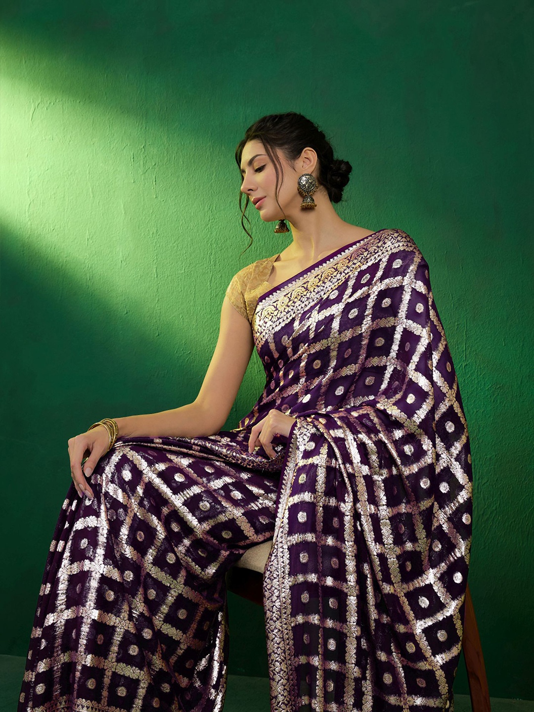 

Sangria Checked Pure Silk Banarasi Saree, Purple