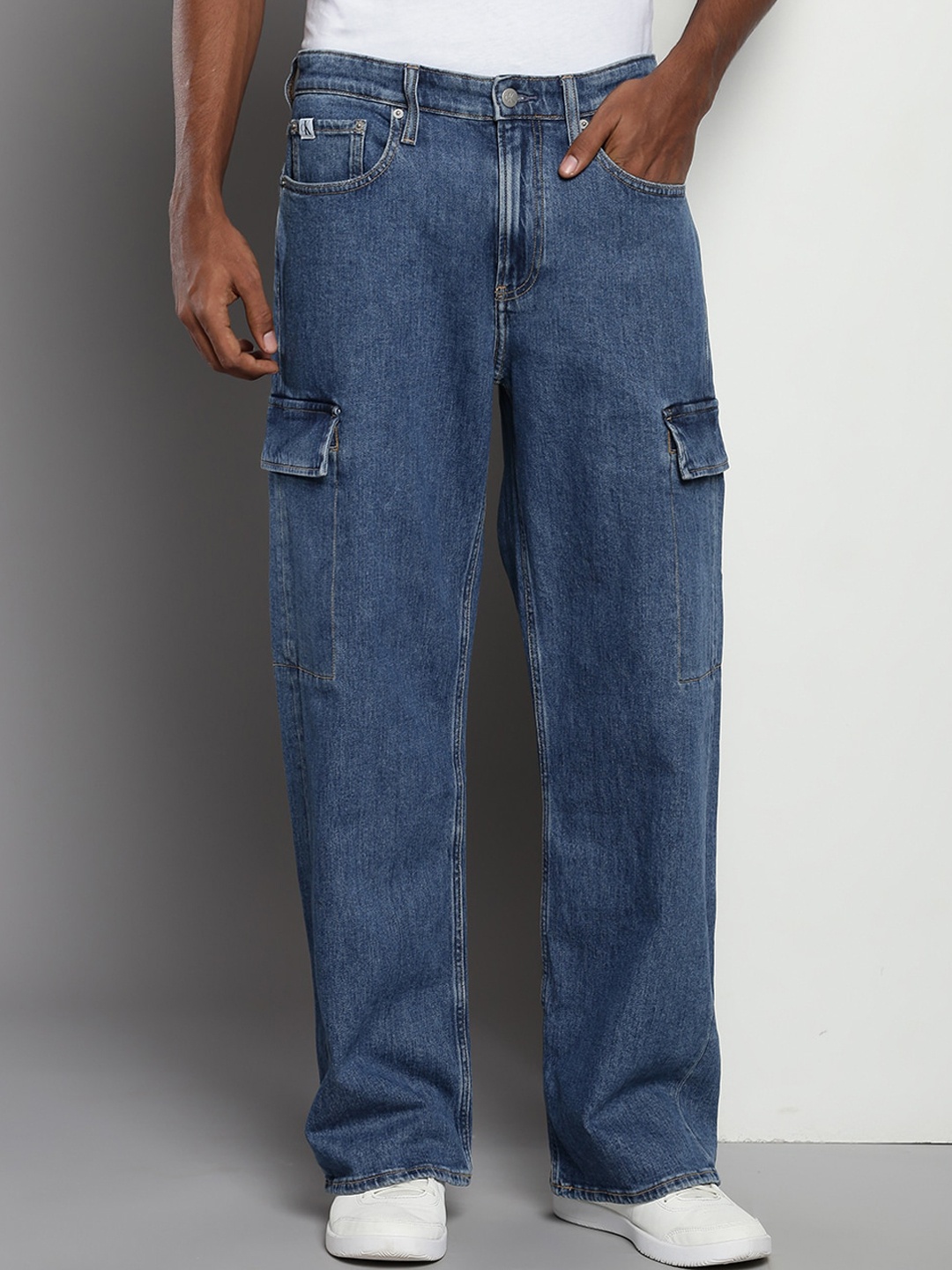 

Calvin Klein Jeans Men Relaxed Fit Stretchable Cargo Jeans, Blue