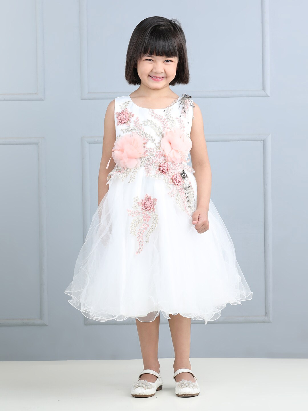 

WhiteHenz CLOTHING Girls Embellished Applique Detailed Net Fit & Flare Midi Dress, White
