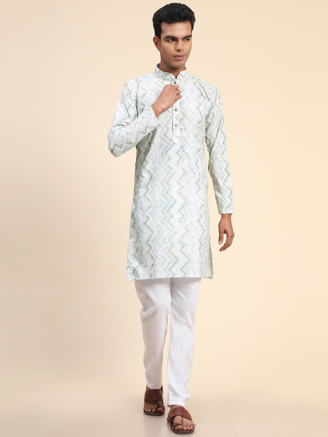 

PERFECTBLUE Geometric Embroidered Kurta with Pyjama Set, Green