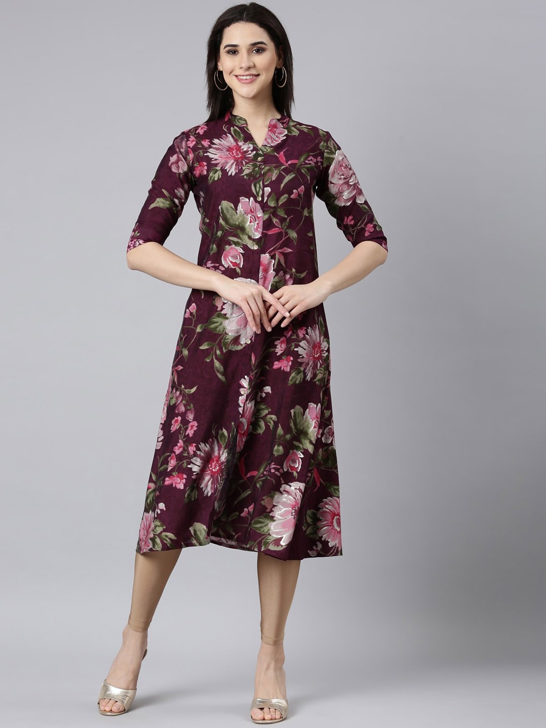 

Neerus Women Floral Printed Cold-Shoulder Sleeves Sequinned Pathani Kurta, Purple