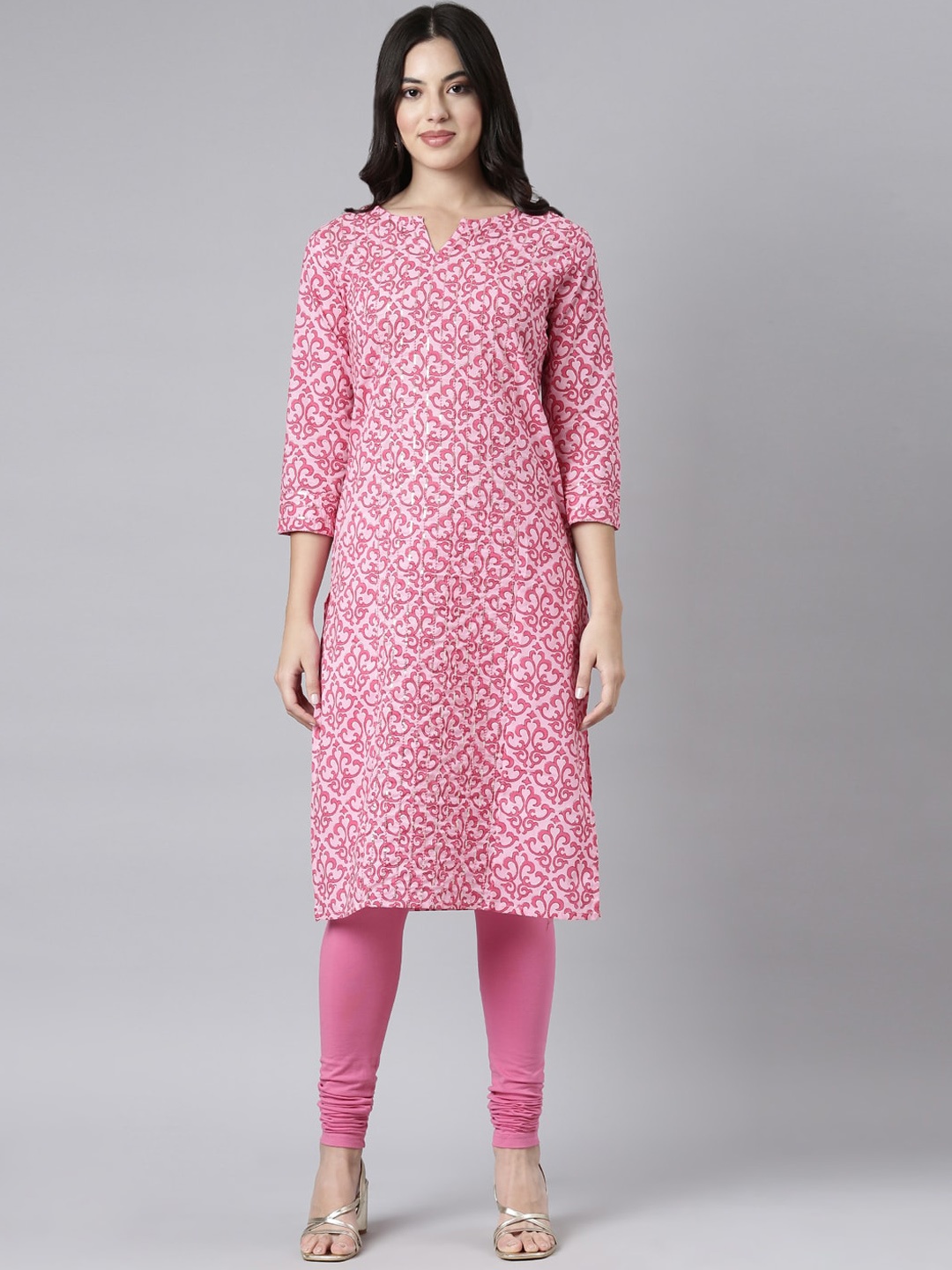 

Neerus Women Geometric Printed Mirror Work Kurta, Pink