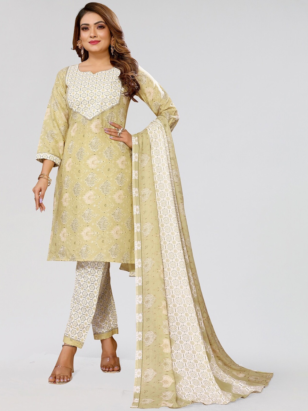 

PYARI - A style for every story Geometric Printed Foil Work Kurta With Trousers & Dupatta, Green