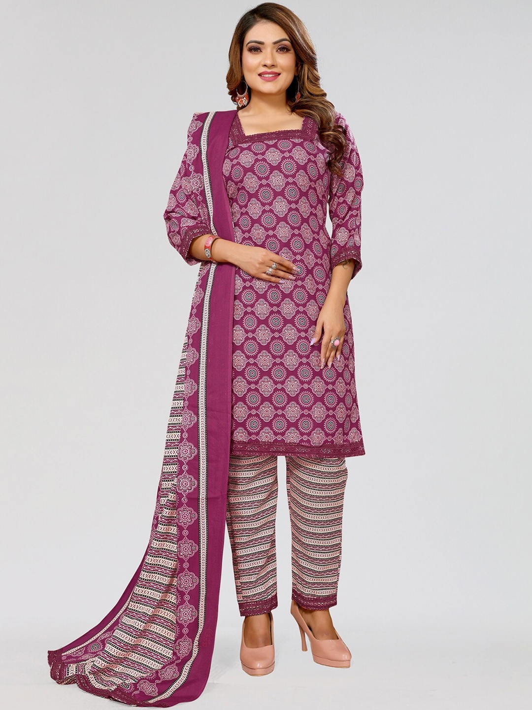 

PYARI - A style for every story Geometric Printed Foil Work Kurta With Trousers & Dupatta, Pink
