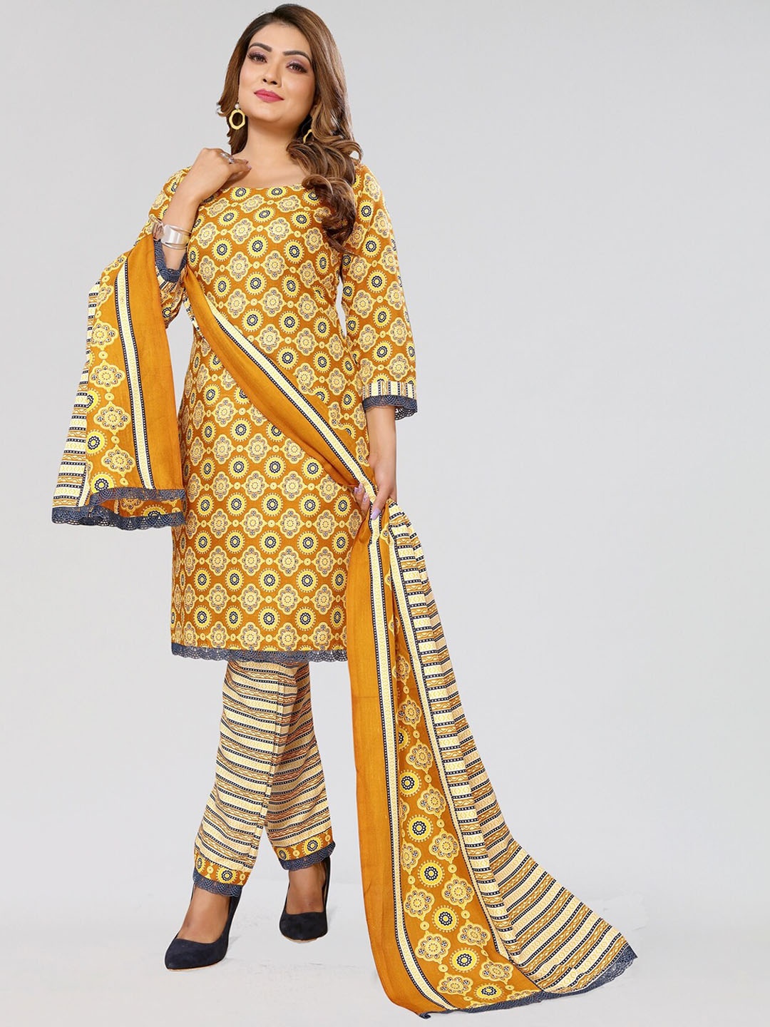 

PYARI - A style for every story Geometric Printed Foil Work Kurta With Trousers & Dupatta, Yellow