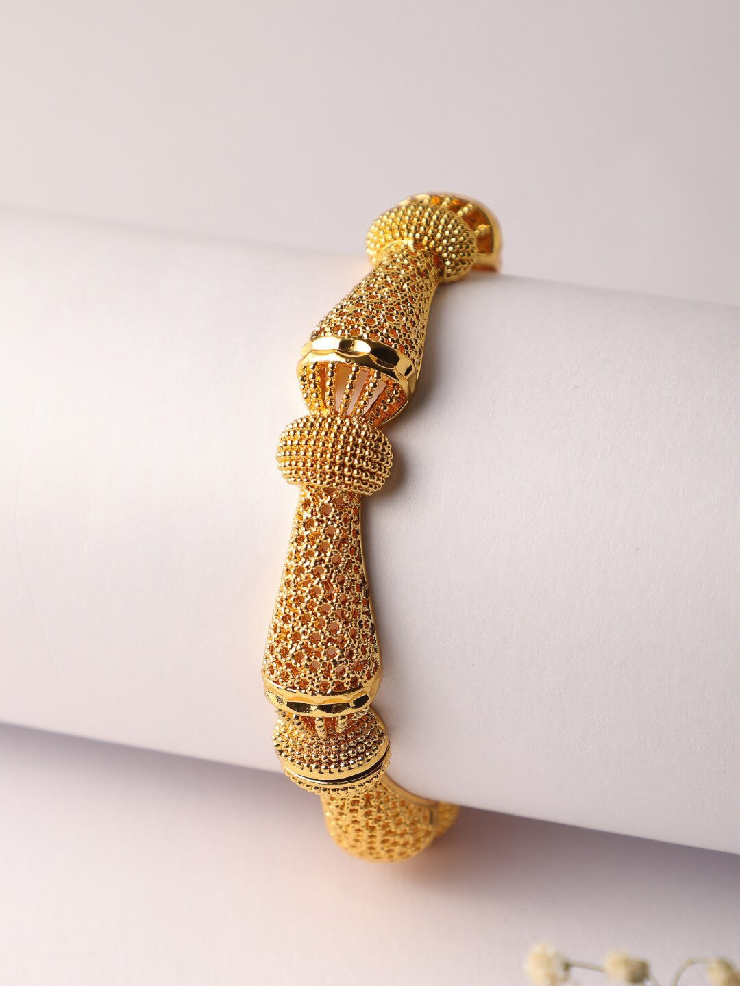 

Zeraki Jewels Stainless Steel Gold-Plated Kada Bracelet