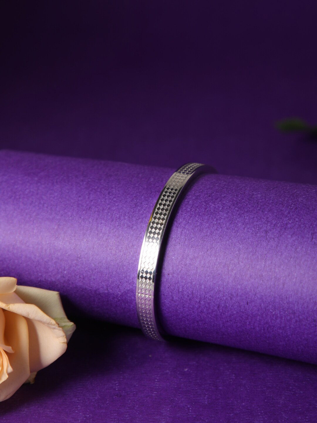 

Zeraki Jewels Stainless Steel Silver-Plated Kada Bracelet