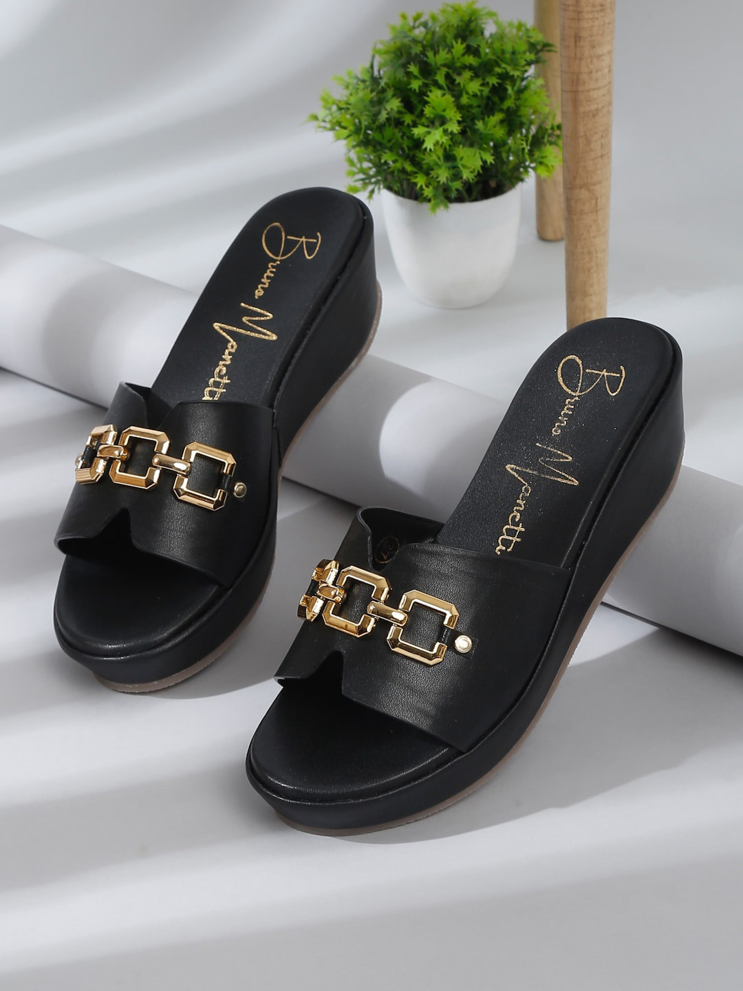 

Bruno Manetti PU Party Wedge with, Black