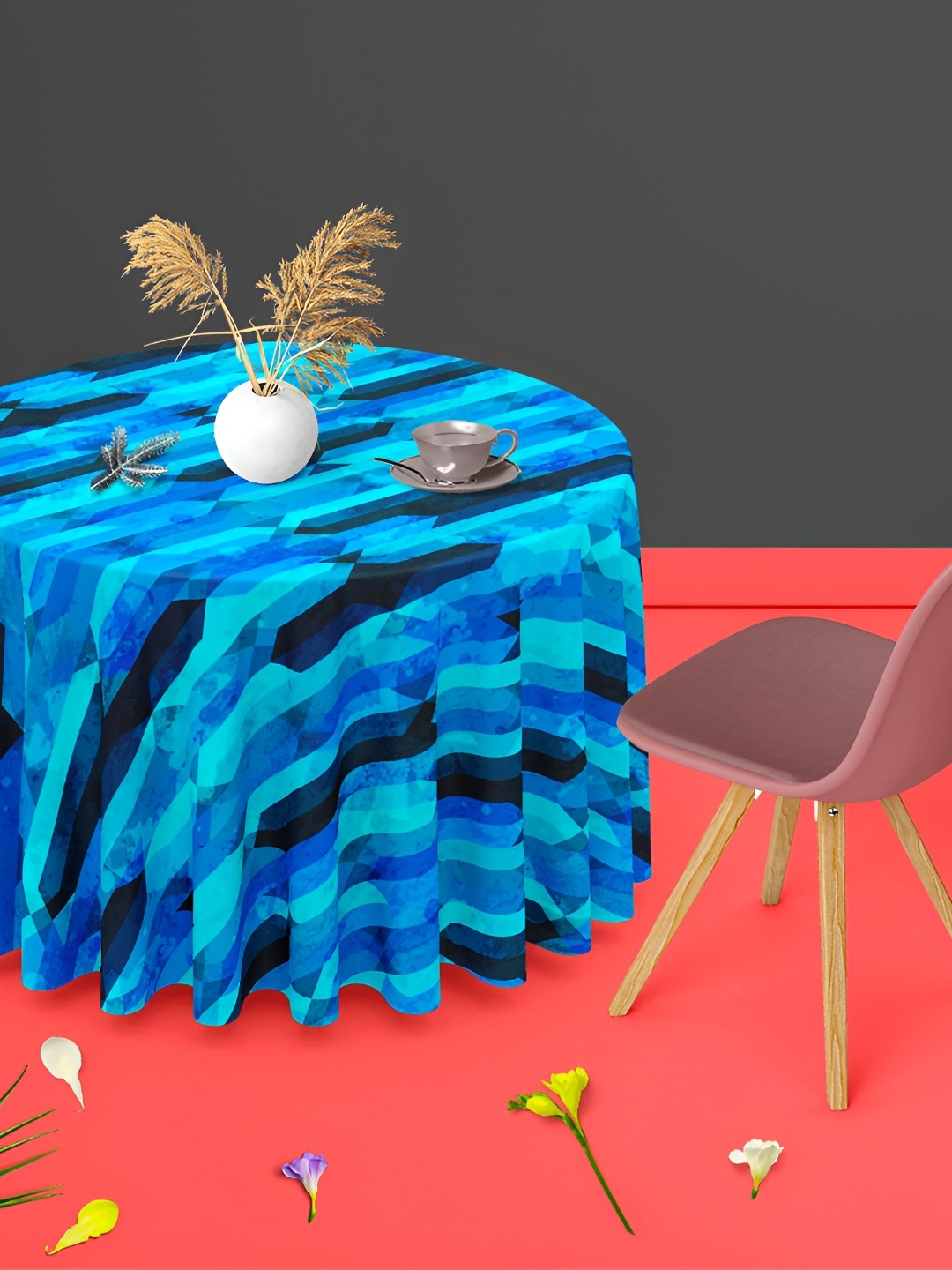 

ArtzFolio Blue & Black Geometric Printed Anti-Slip Round 6-Seater Table Cover
