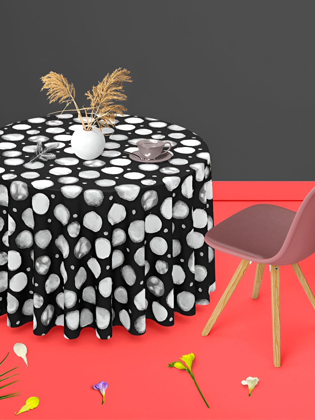 

ArtzFolio Black & White Anti-Slip Round 8-Seater Table Cover