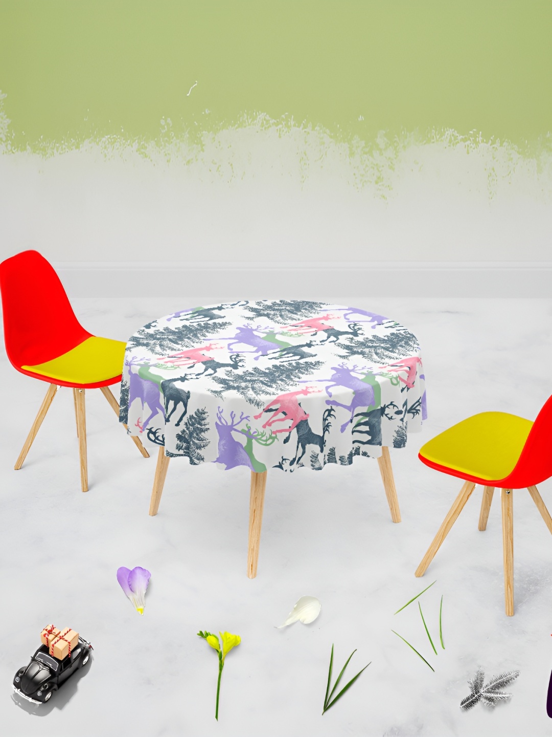 

ArtzFolio White & Green Anti-Slip Round 8-Seater Table Cover
