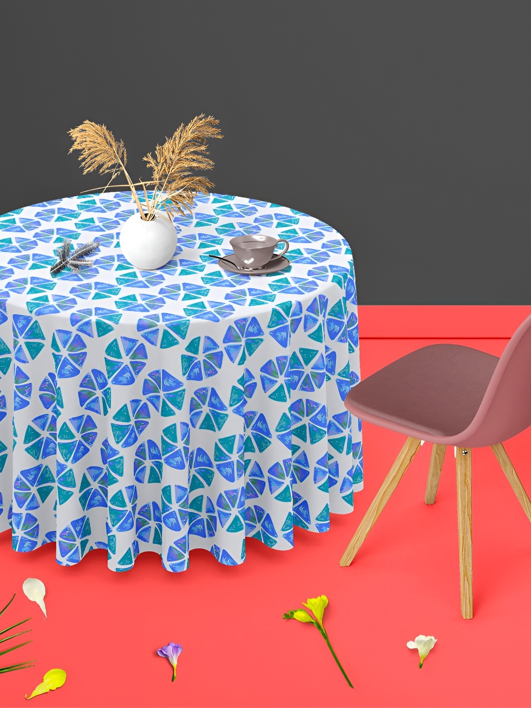 

ArtzFolio White & Blue Geometric Printed Anti-Slip Round 4-Seater Velvet Table Cover