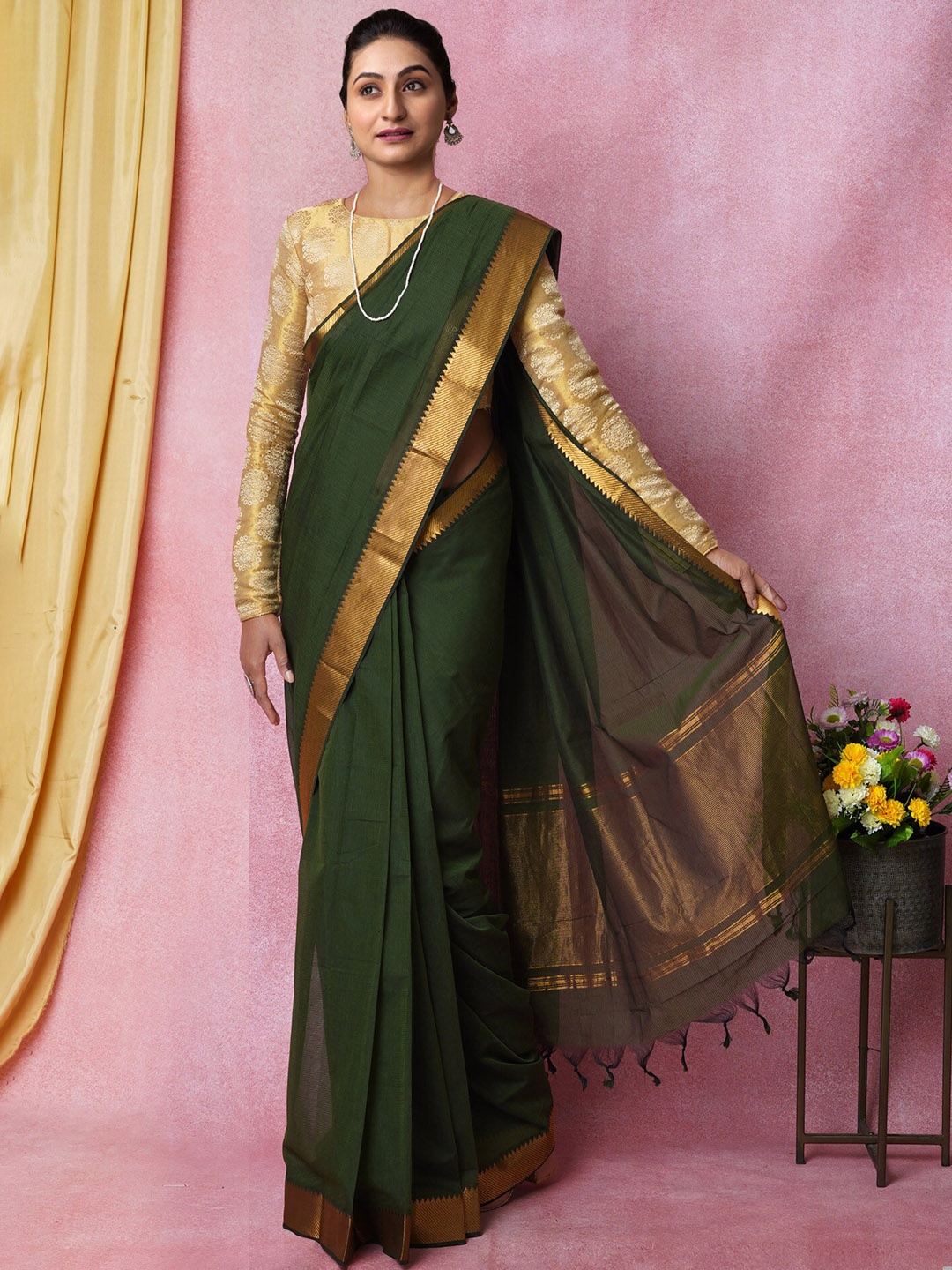 

Unnati Silks Pure Cotton Handloom Mangalagiri Zari Saree, Green