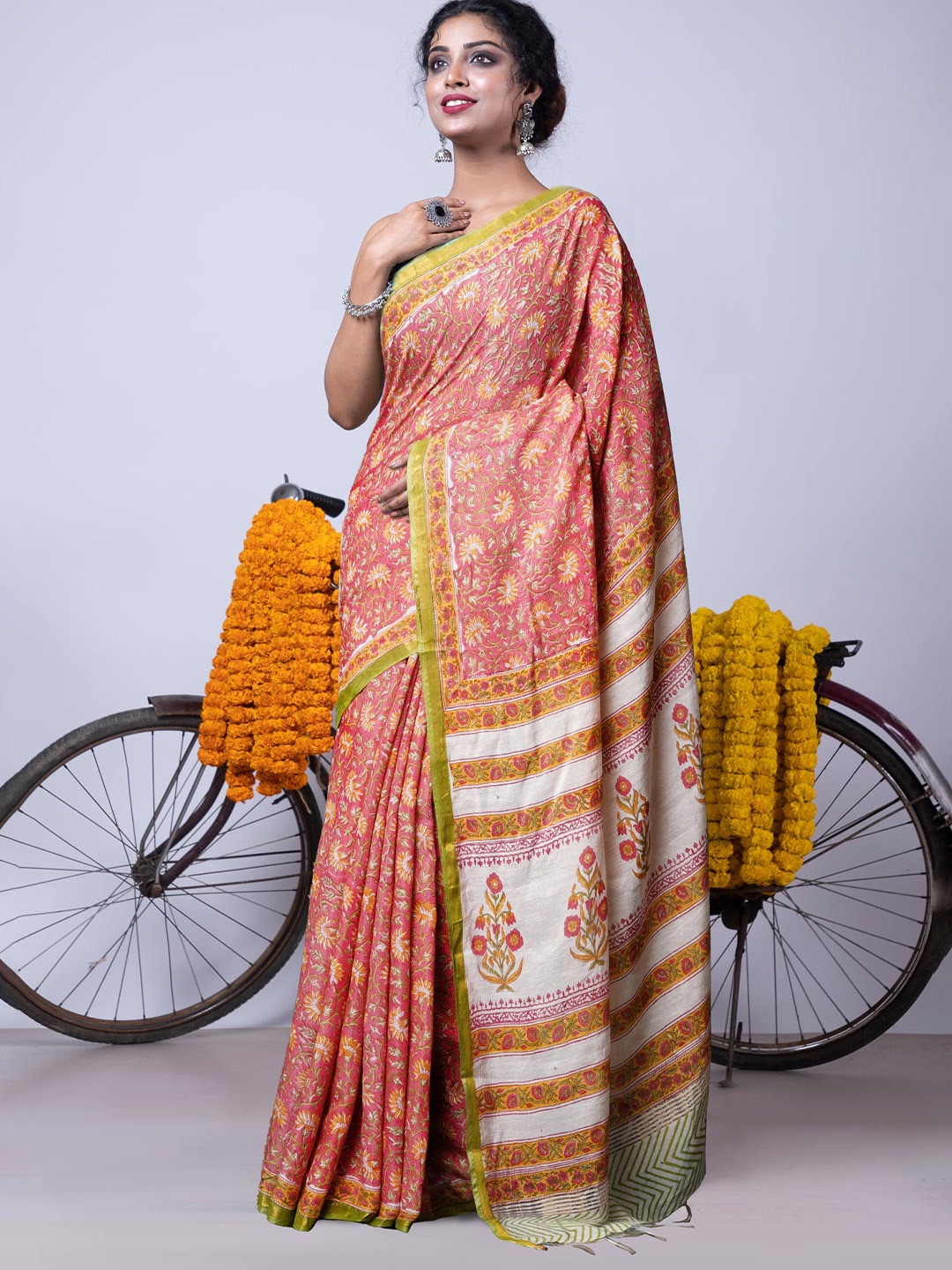 

Unnati Silks Ethnic Motifs Printed Zari Chanderi Saree, Pink