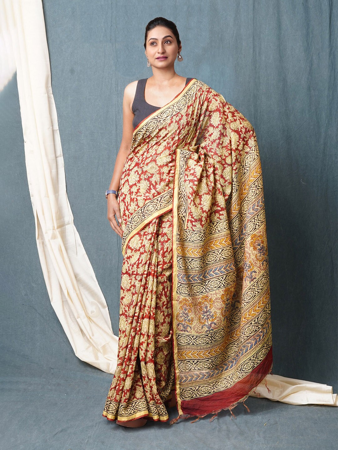 

Unnati Silks Bagru Printed Zari Silk Cotton Handloom Chanderi Saree, Red