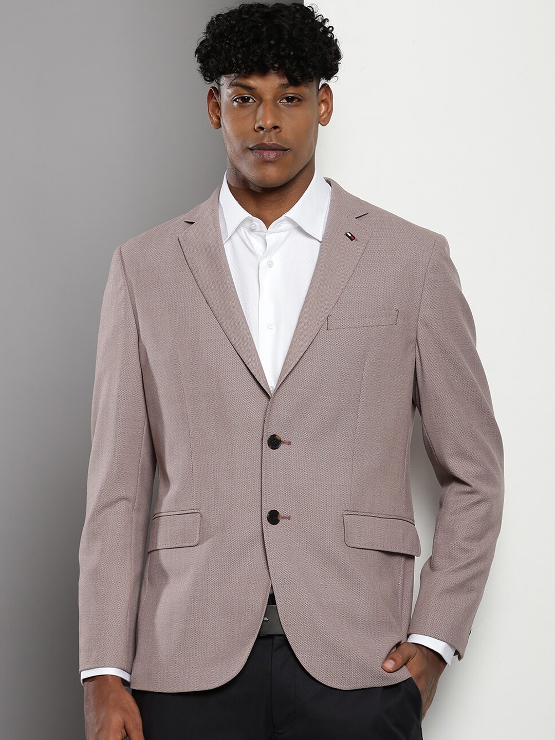 

Tommy Hilfiger Notched Lapel Collar Single Breasted Blazer, Brown
