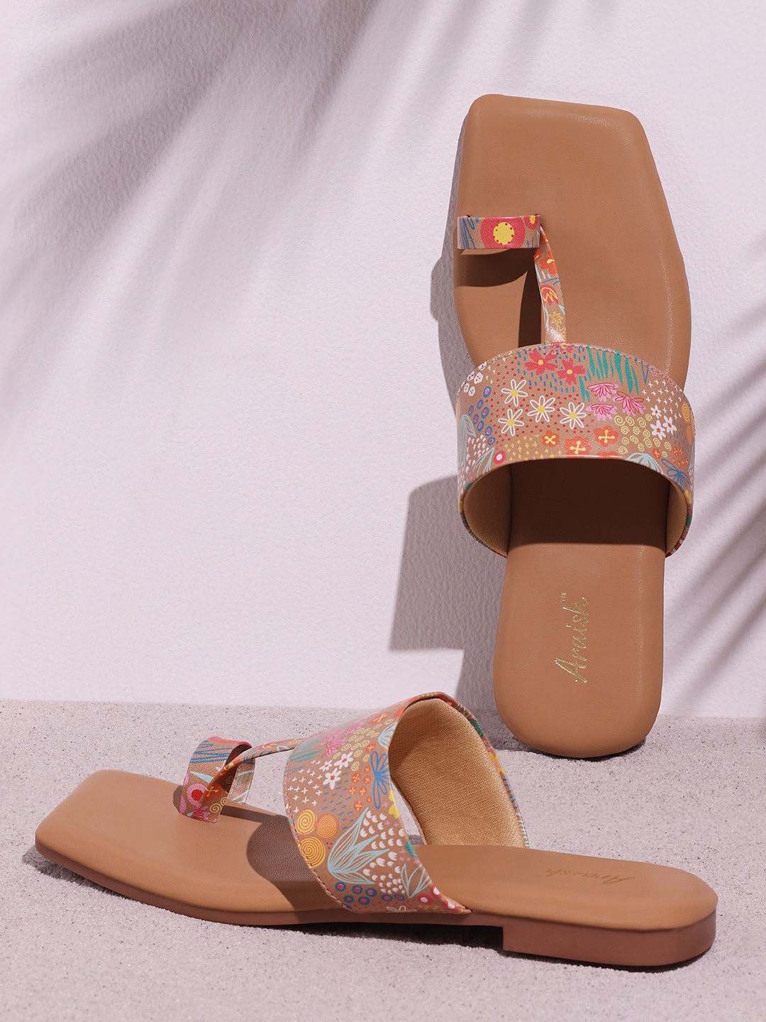 

ARAISH Printed One Toe Flats, Beige