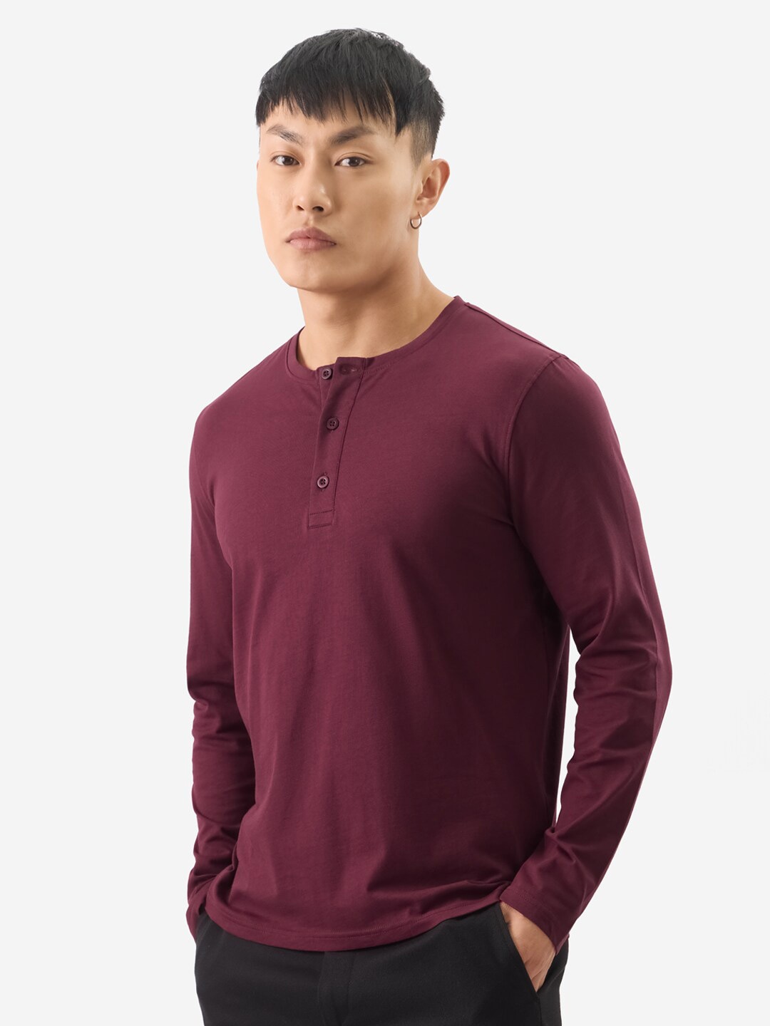

The Souled Store Men Henley Neck Applique T-shirt, Burgundy