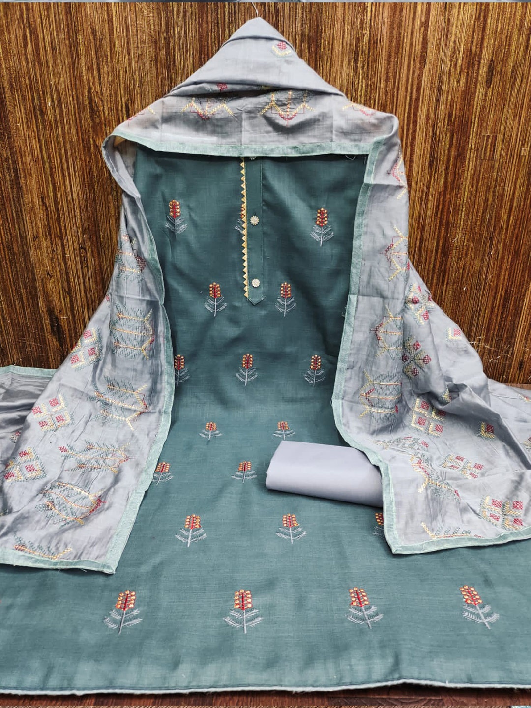 

ZEEPKART Floral Embroidered Unstitched Dress Material, Grey