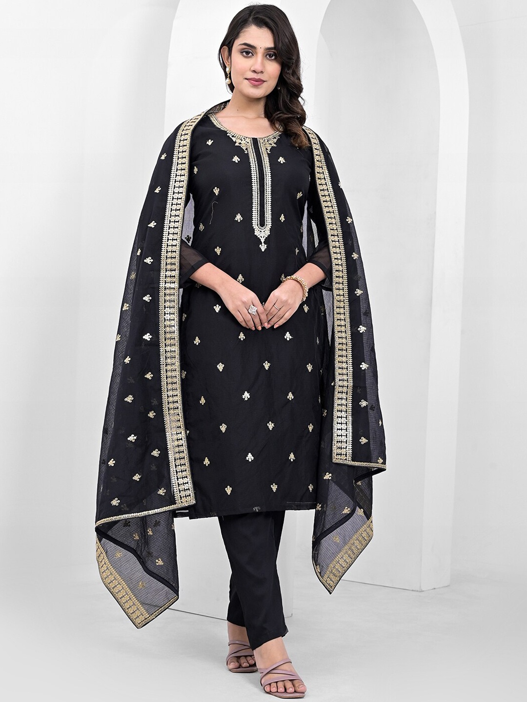 

Vishudh Ethnic Motifs Embroidered Regular Kurta with Trousers & Dupatta, Black
