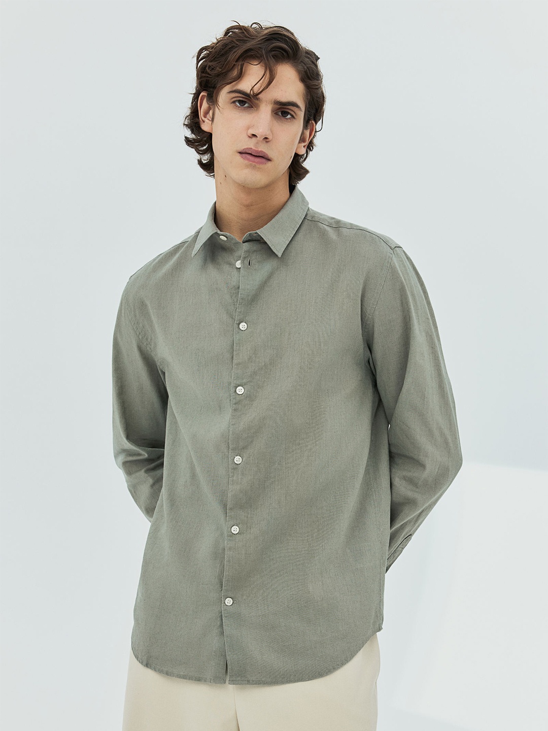 

H&M Regular Fit Linen-Blend shirt, Green