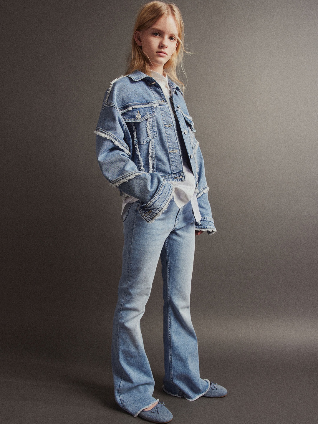 

H&M Girls Oversized Frayed-Edge Denim Jacket, Blue