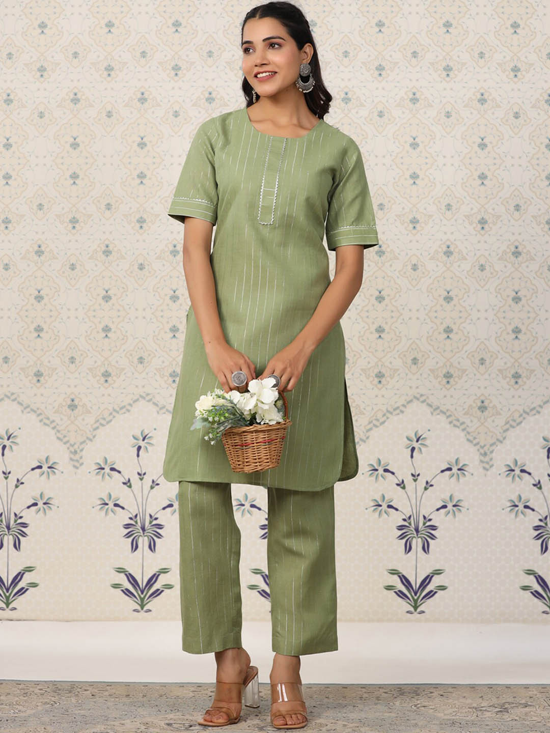 

ODETTE Striped Regular Gotta Patti Kurta With Trousers, Green