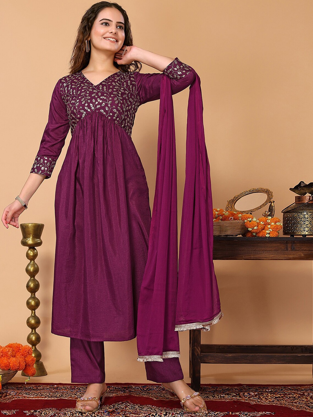 

ODETTE Floral Yoke Design Empire Sequinned Kurta With Trousers & Dupatta, Purple