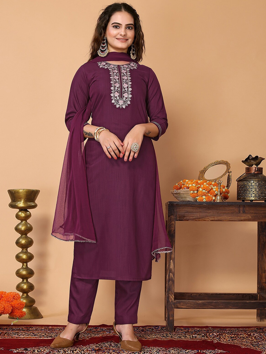 

ODETTE Floral Yoke Design Regular Thread Work Kurta With Trousers & Dupatta, Violet