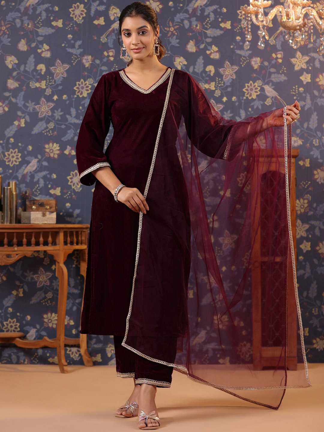 

ODETTE V-Neck Velvet Kurta With Trousers & Dupatta, Maroon
