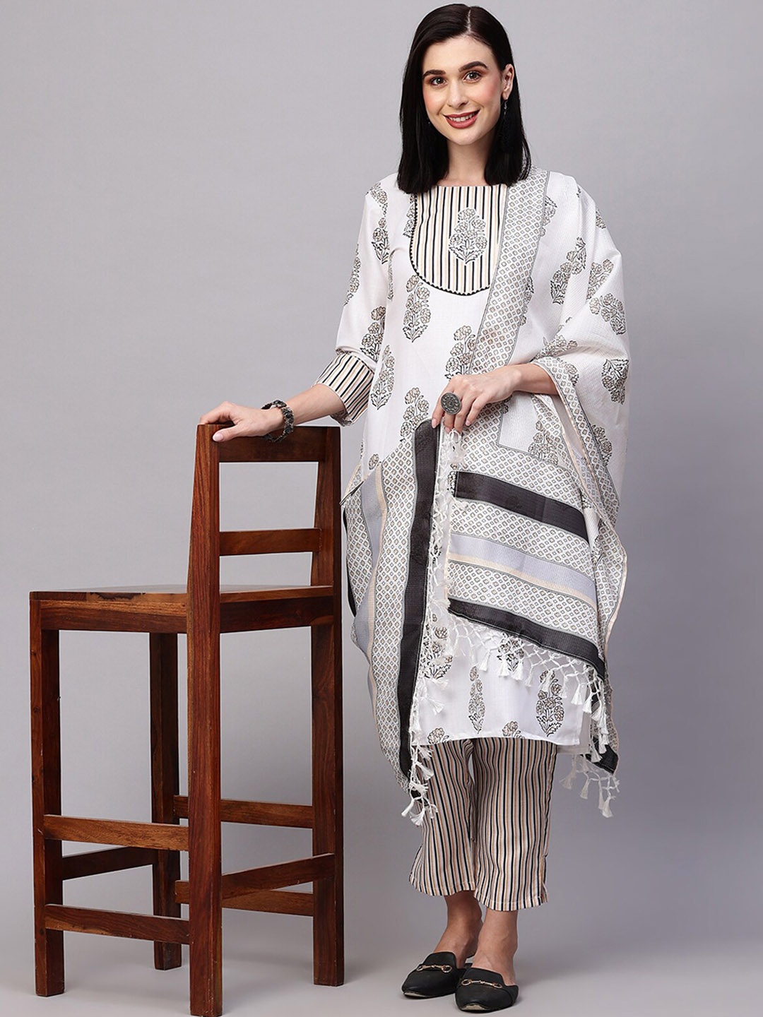 

ODETTE Floral Printed Regular Kurta with Trousers & Dupatta, White