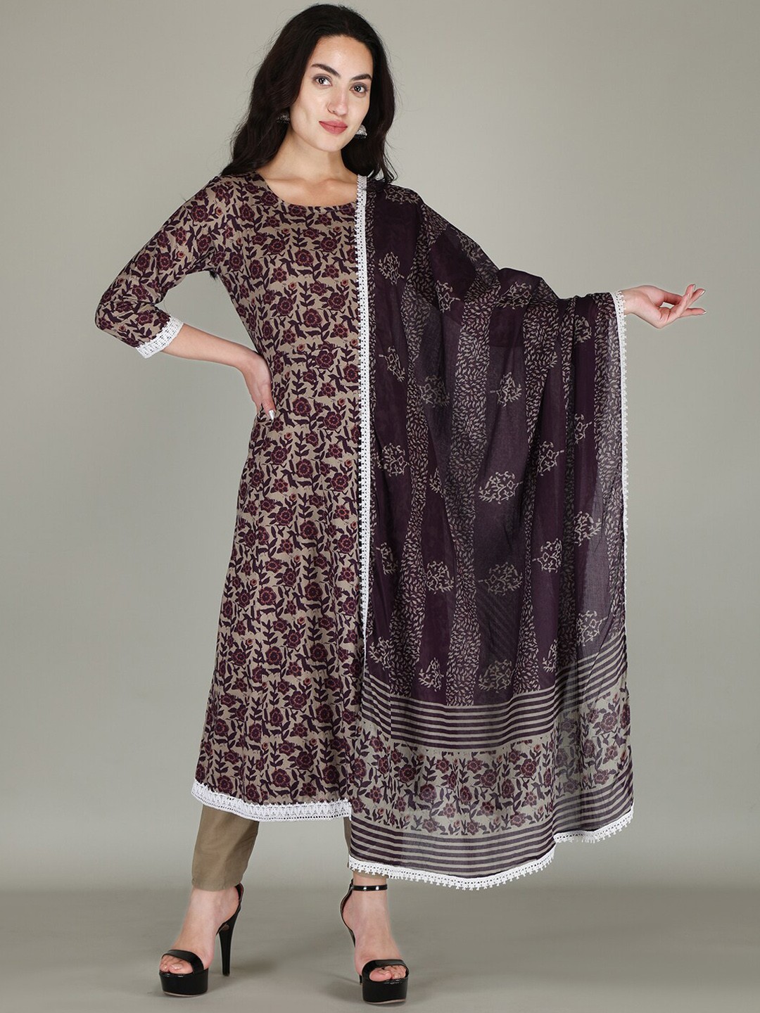 

PARTHVI Floral Printed Regular Phulkari Kurta with Trousers & Dupatta, Coffee brown