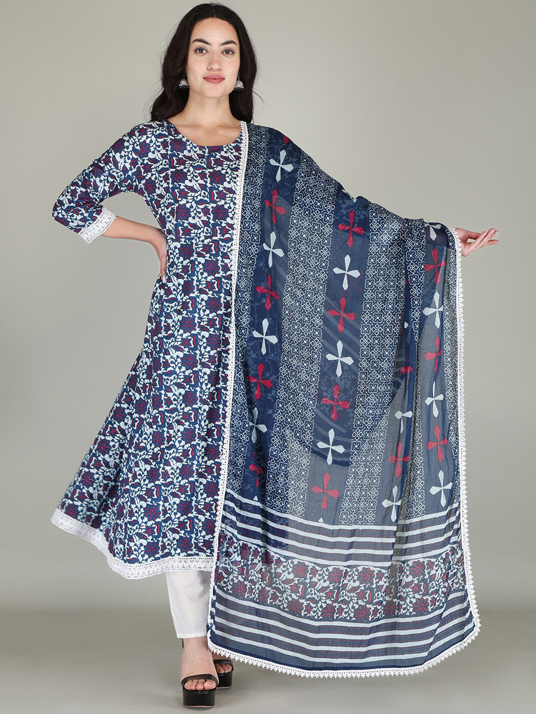 

PARTHVI Floral Printed Regular Kurta with Trousers & Dupatta, Blue