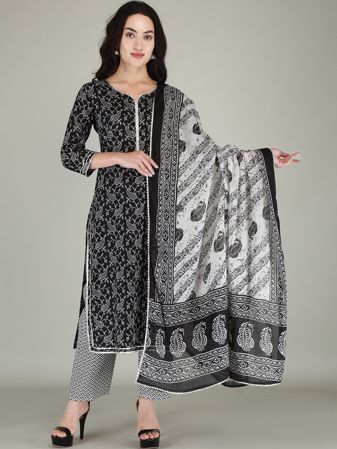 

PARTHVI Paisley Printed Regular Kurta with Trousers & Dupatta, Black
