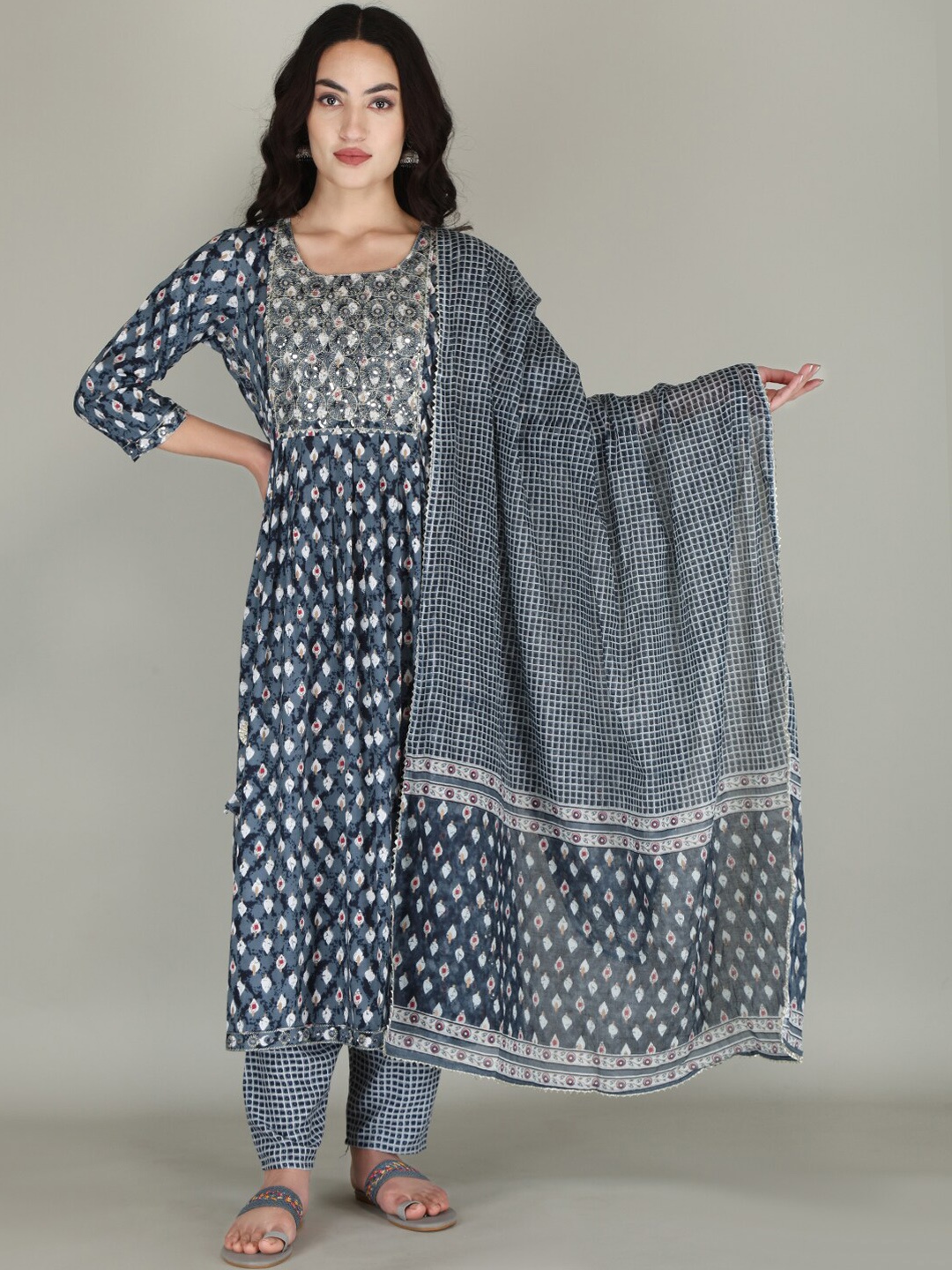 

PARTHVI Floral Printed Regular Kurta with Trousers & Dupatta, Grey